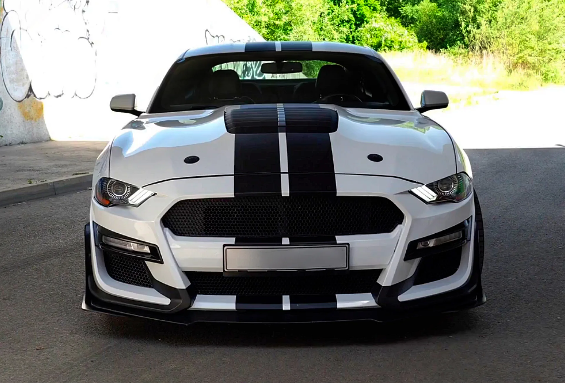 Ford Mustang Fastback GT 5.0 V8: spolujízda, řízení i pronájem - Obrázek 4