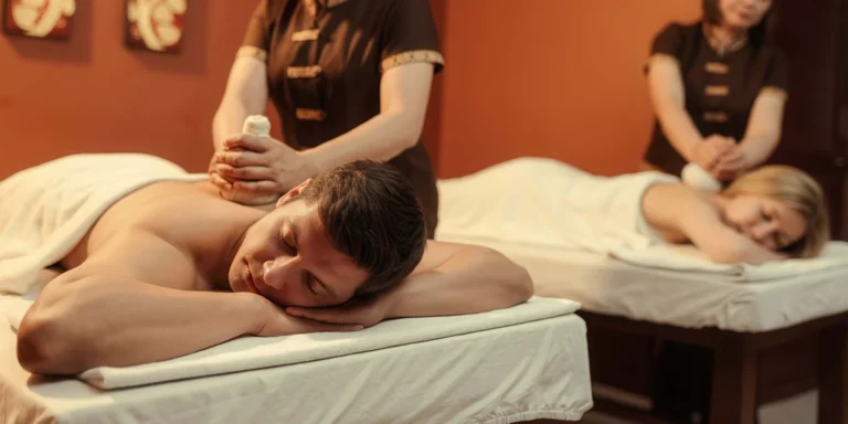 Relaxace ve dvou: klasická či luxusní párová masáž a privátní jacuzzi, 50 až 120 min.