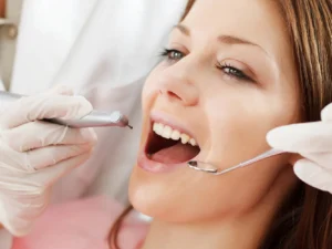 Postarejte se o zuby: dentální hygiena včetně pískování Air-flow