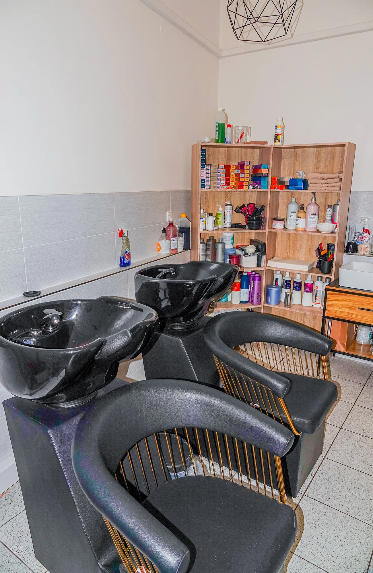 Moderní chlapecký nebo pánský střih v příjemném salonu na Praze 9 - Obrázek 2