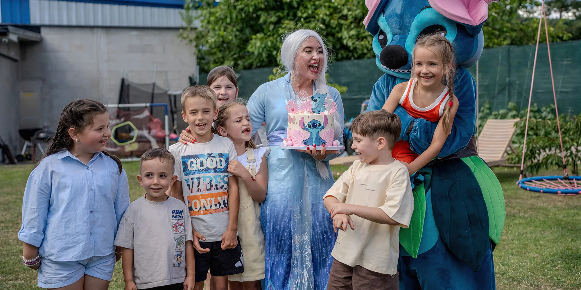 Dětský animační program s maskoty na oslavy: hudební přání, hry i modelování balónků