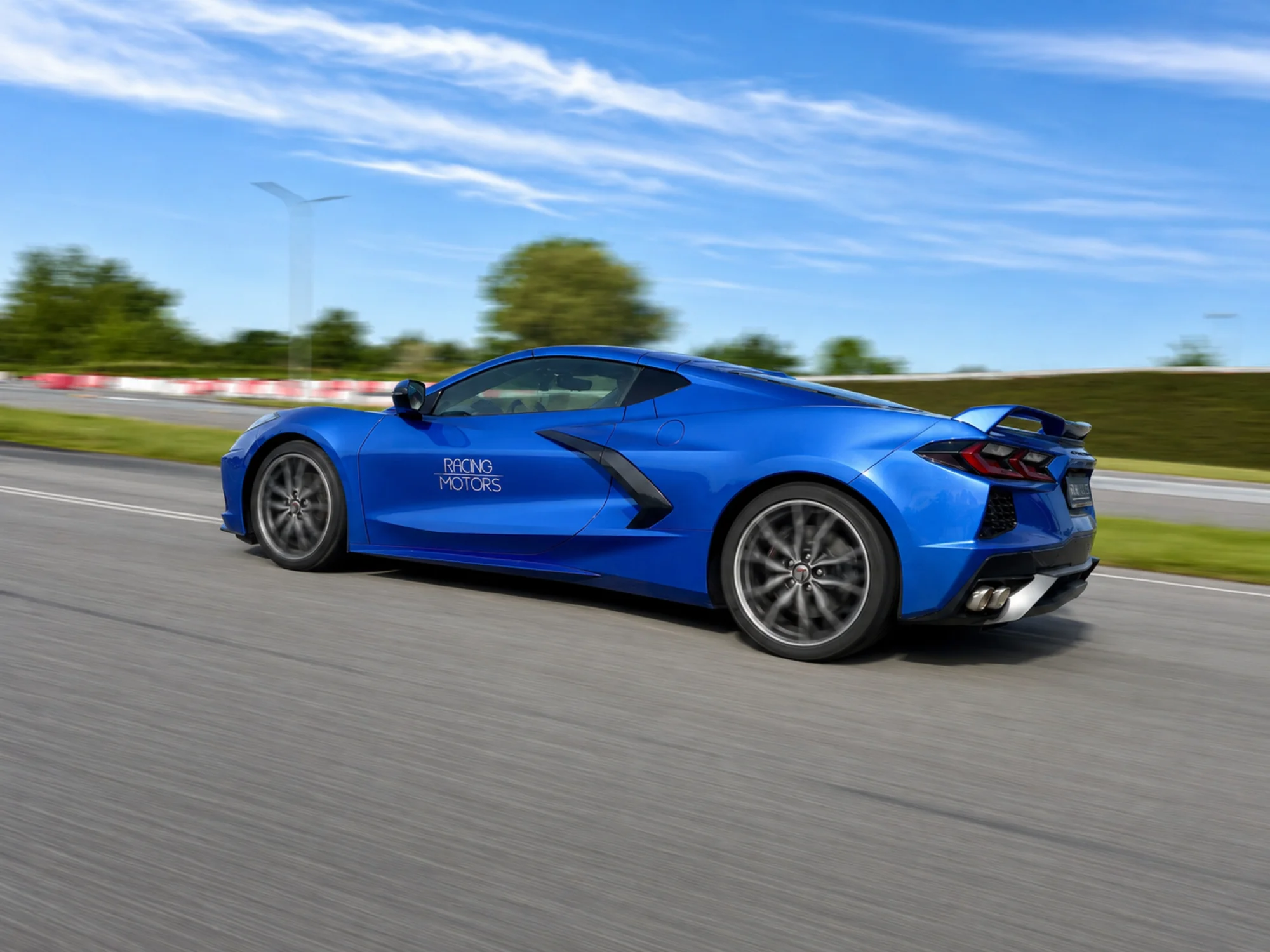 Adrenalin na okruhu v Hradci: jízda ve Ferrari, Lamborghini i Porsche, speed taxi a virtuální realita - Obrázek 3