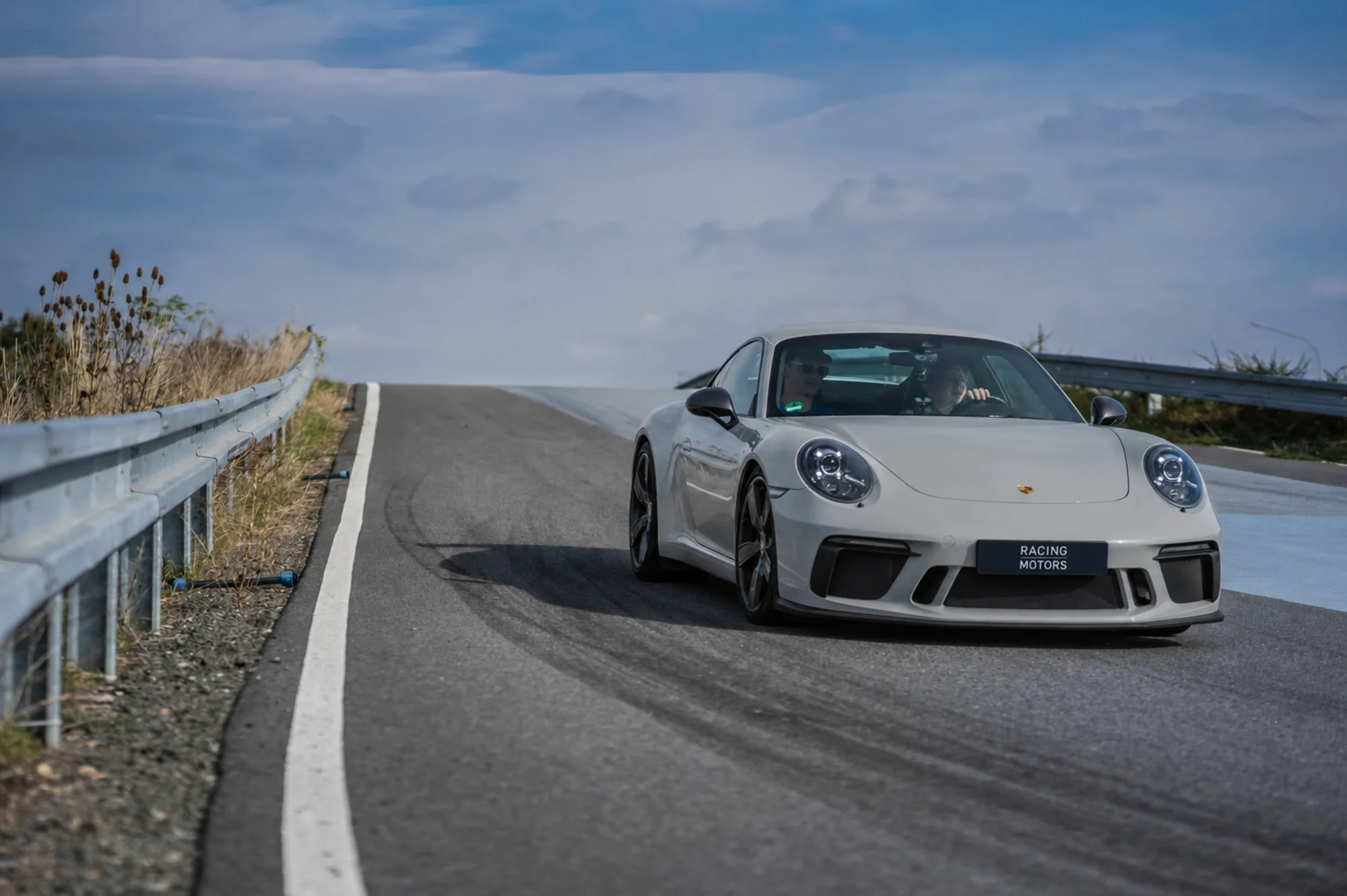 Adrenalin na okruhu v Hradci: jízda ve Ferrari, Lamborghini i Porsche, speed taxi a virtuální realita - Obrázek 4
