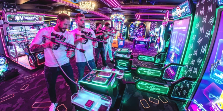 Zažijte zábavu bez omezení v LEVELS Prague: 1–3 hod. arkádových her